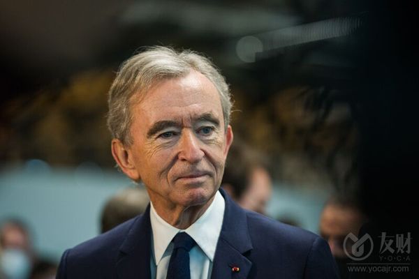 2024年10月12日:在中国刺激计划引发奢侈品股反弹后的内 LVMH董事长伯纳德·阿诺特的净资产增加了60亿美元